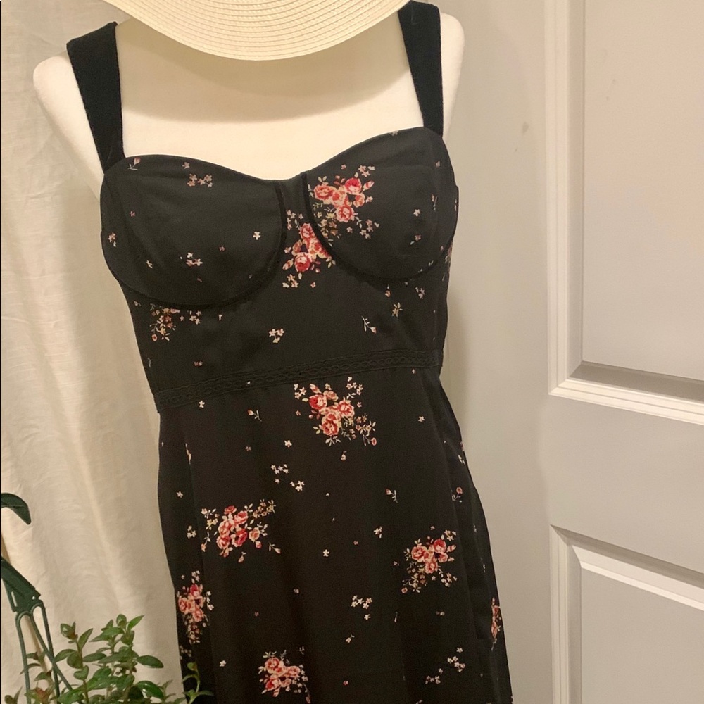 Floral print MuMu dress.